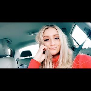 Meet your Posher, Christine